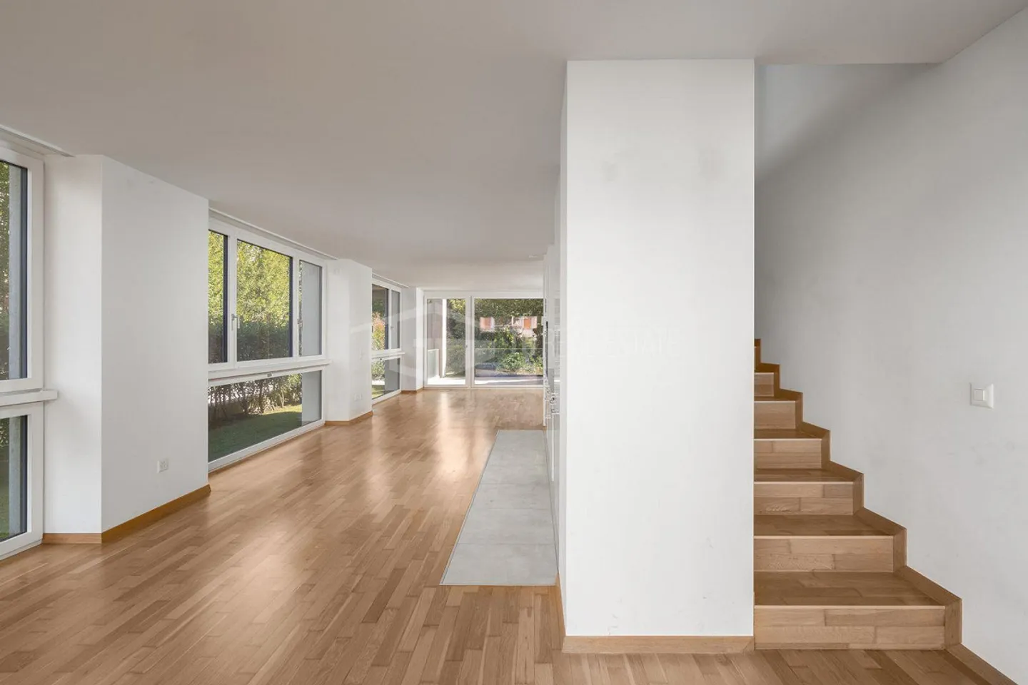 DUPLEX MODERNE DE 4.5 PIÈCES - Photo 4 sur 11