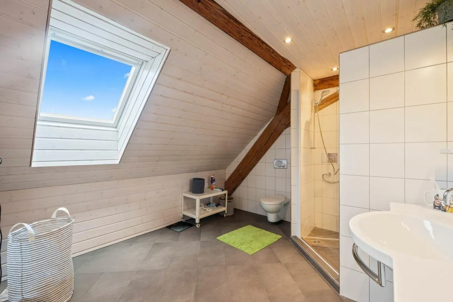 Propriété d'investissement attrayante avec potentiel de développement dans un emplacement central. - Photo 13 sur 30