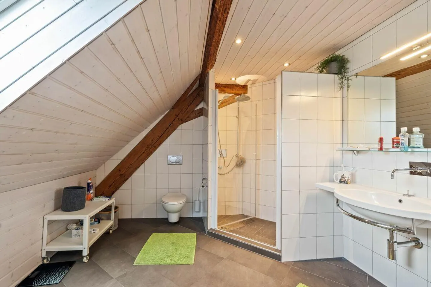 Propriété d'investissement attrayante avec potentiel de développement dans un emplacement central. - Photo 15 sur 30