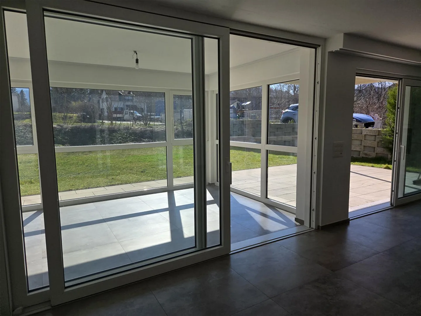 Bellissimo appartamento di 3,5 stanze, giardino di 340m2, giardino d'inverno, lavatrice/asciugatrice - Foto 18 di 20