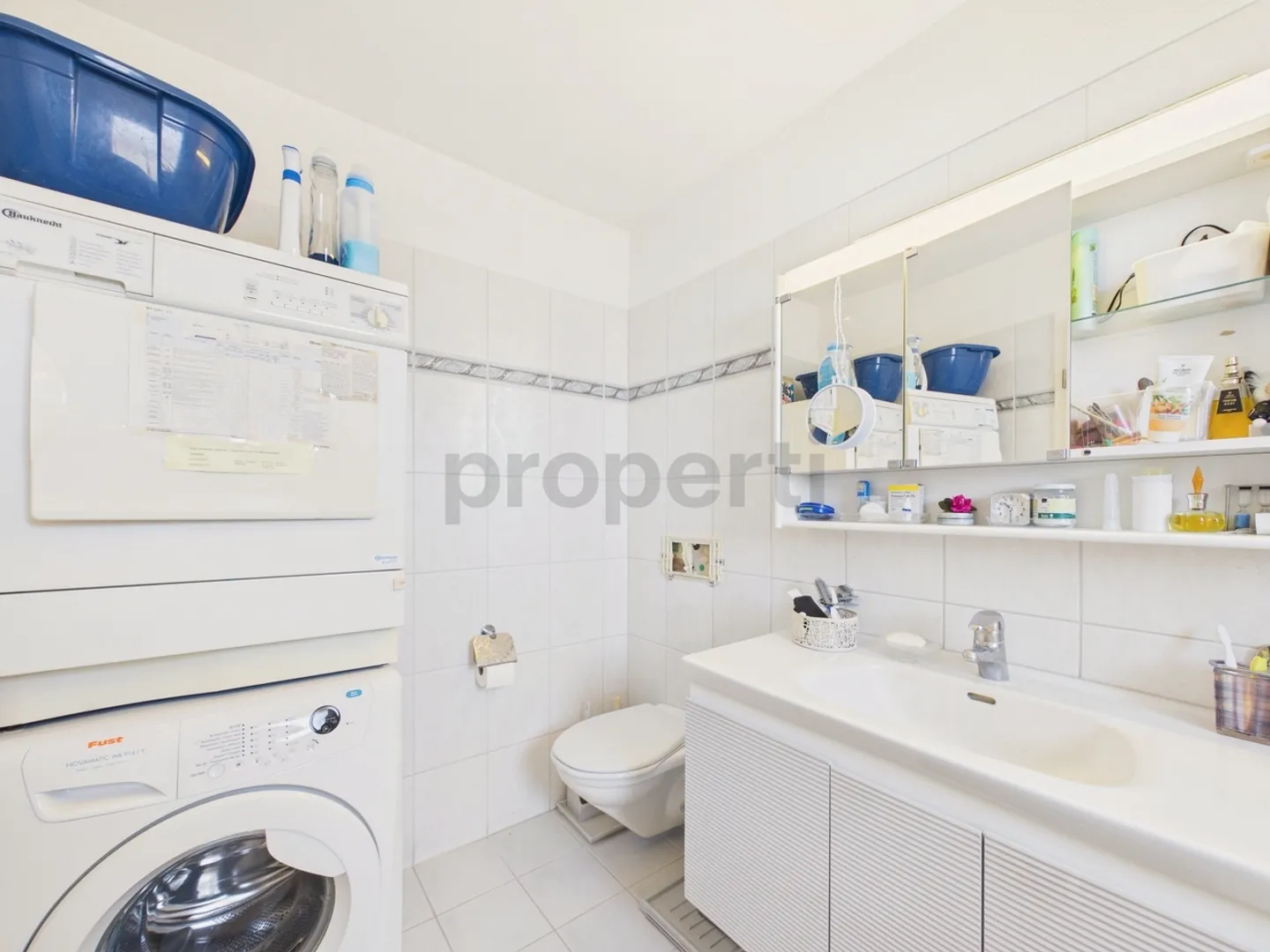 Appartement penthouse lumineux au-dessus des toits de Pfäffikon avec ascenseur et place de parking souterrain - Photo 10 sur 13