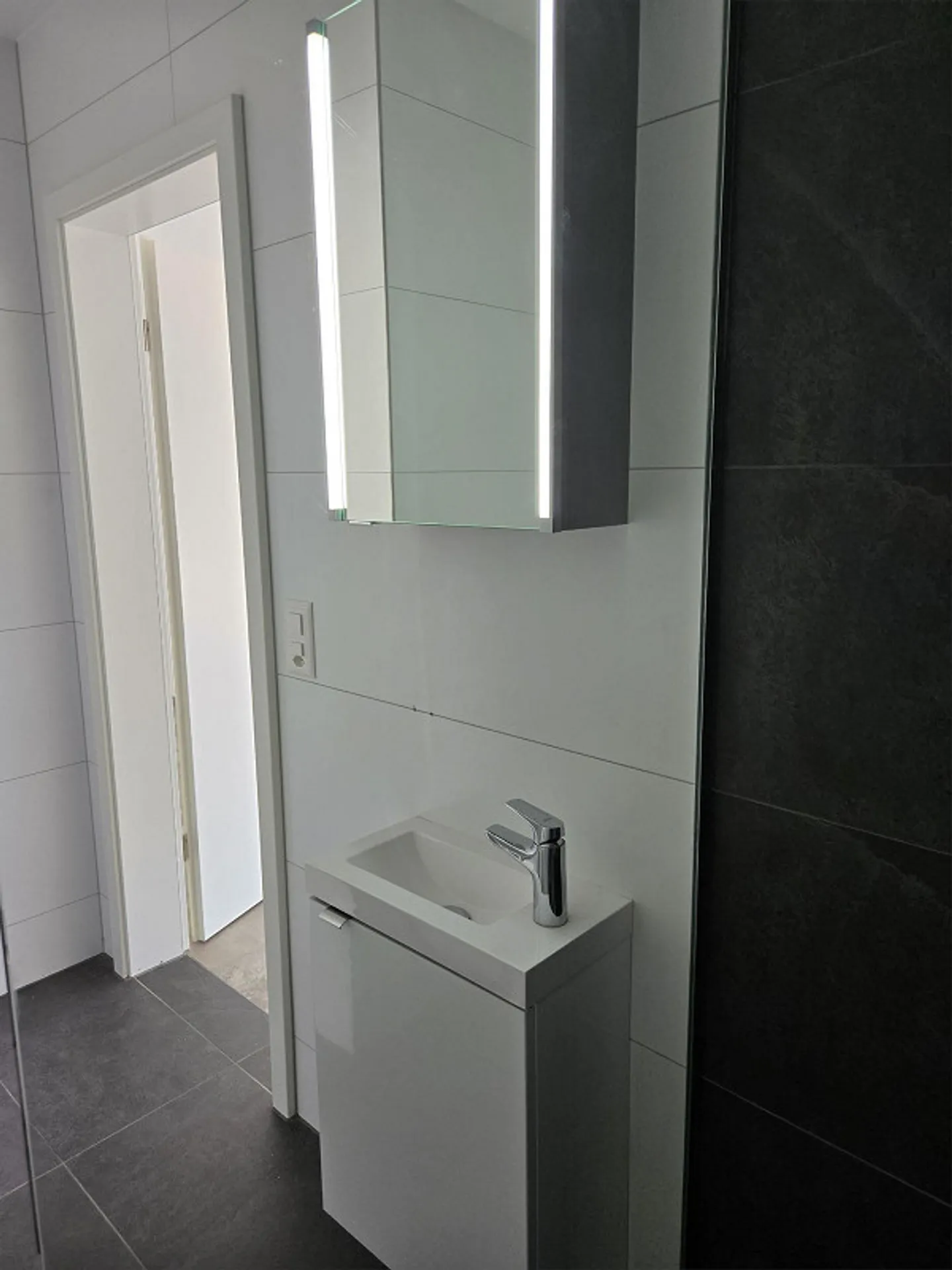 Bellissimo appartamento di 3,5 stanze, giardino di 340m2, giardino d'inverno, lavatrice/asciugatrice - Foto 14 di 20