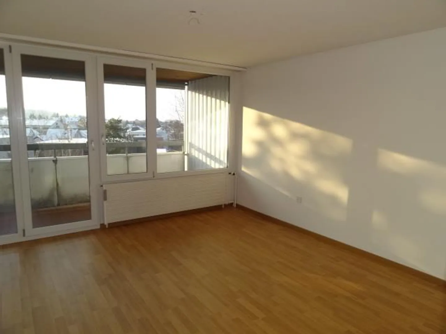 Schöne 3.5-Zimmerwohnung mit praktischem Grundriss - Foto 2 von 10