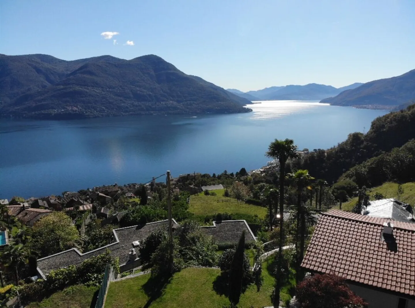 Multi-family property, with garden, beautiful lake view and possibility of secondary residence - Photo 1 of 9