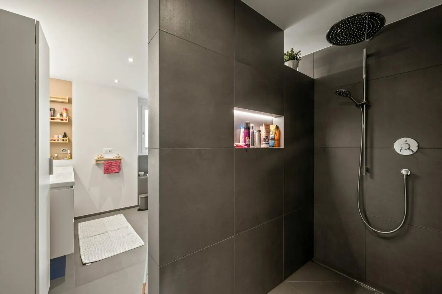 Propriété d'investissement attrayante avec potentiel de développement dans un emplacement central. - Photo 27 sur 30