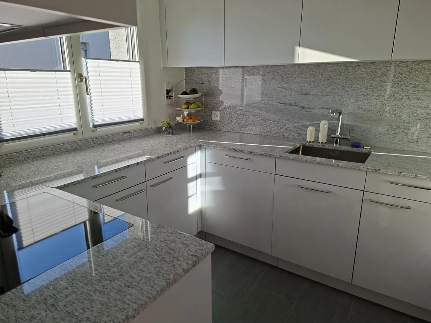 Bright 4.5-room apartment with balcony and beautiful view in Affoltern - Photo 3 of 19