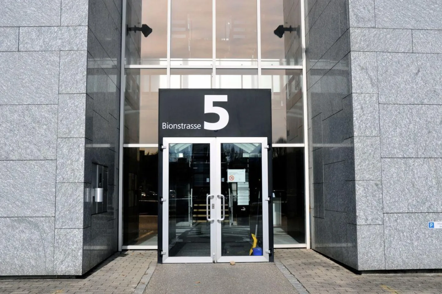 Ottimo ufficio in un edificio commerciale unico - Foto 2 di 9