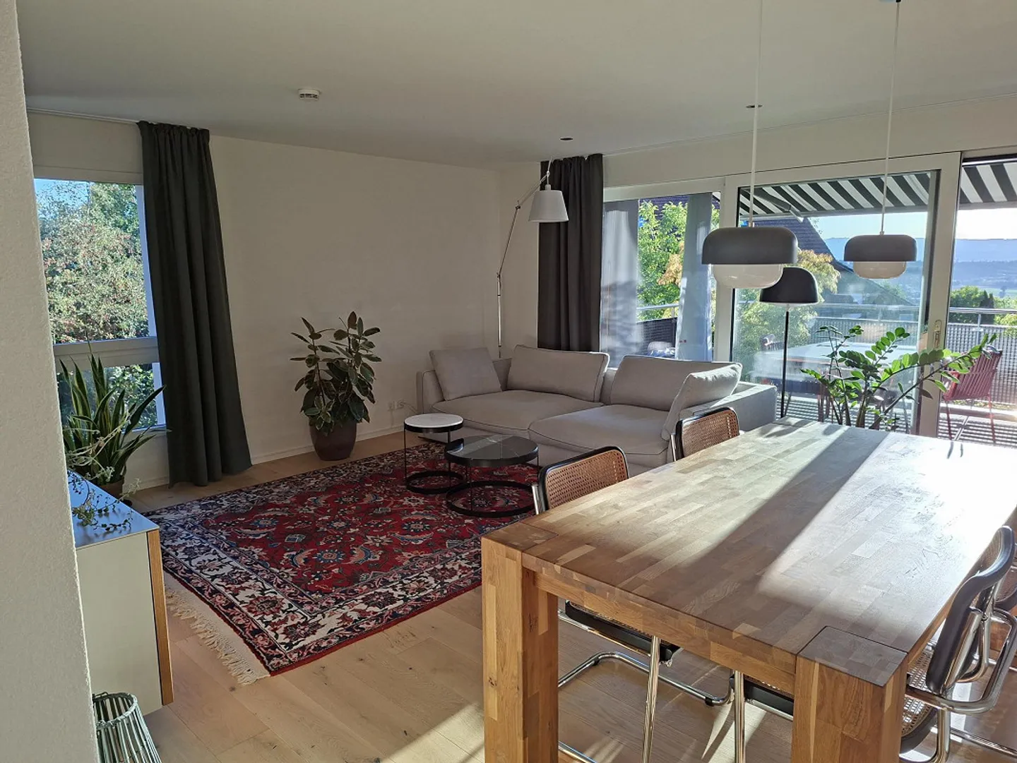 Bright 4.5-room apartment with balcony and beautiful view in Affoltern - Photo 4 of 19
