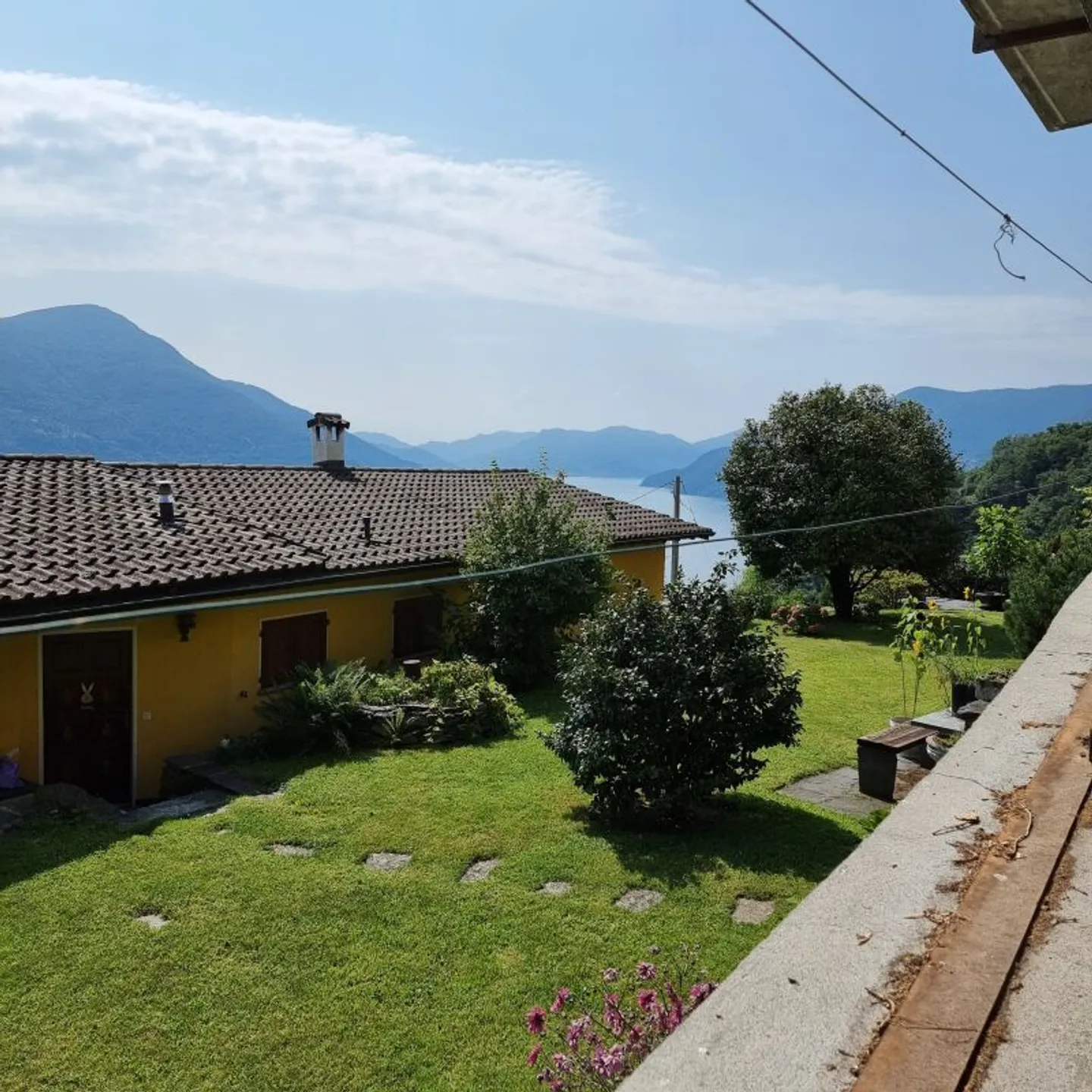 Multi-family property, with garden, beautiful lake view and possibility of secondary residence - Photo 9 of 9