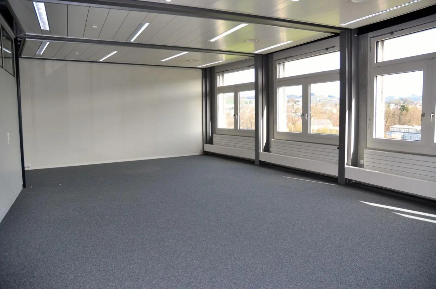 Ottimo ufficio in un edificio commerciale unico - Foto 4 di 9