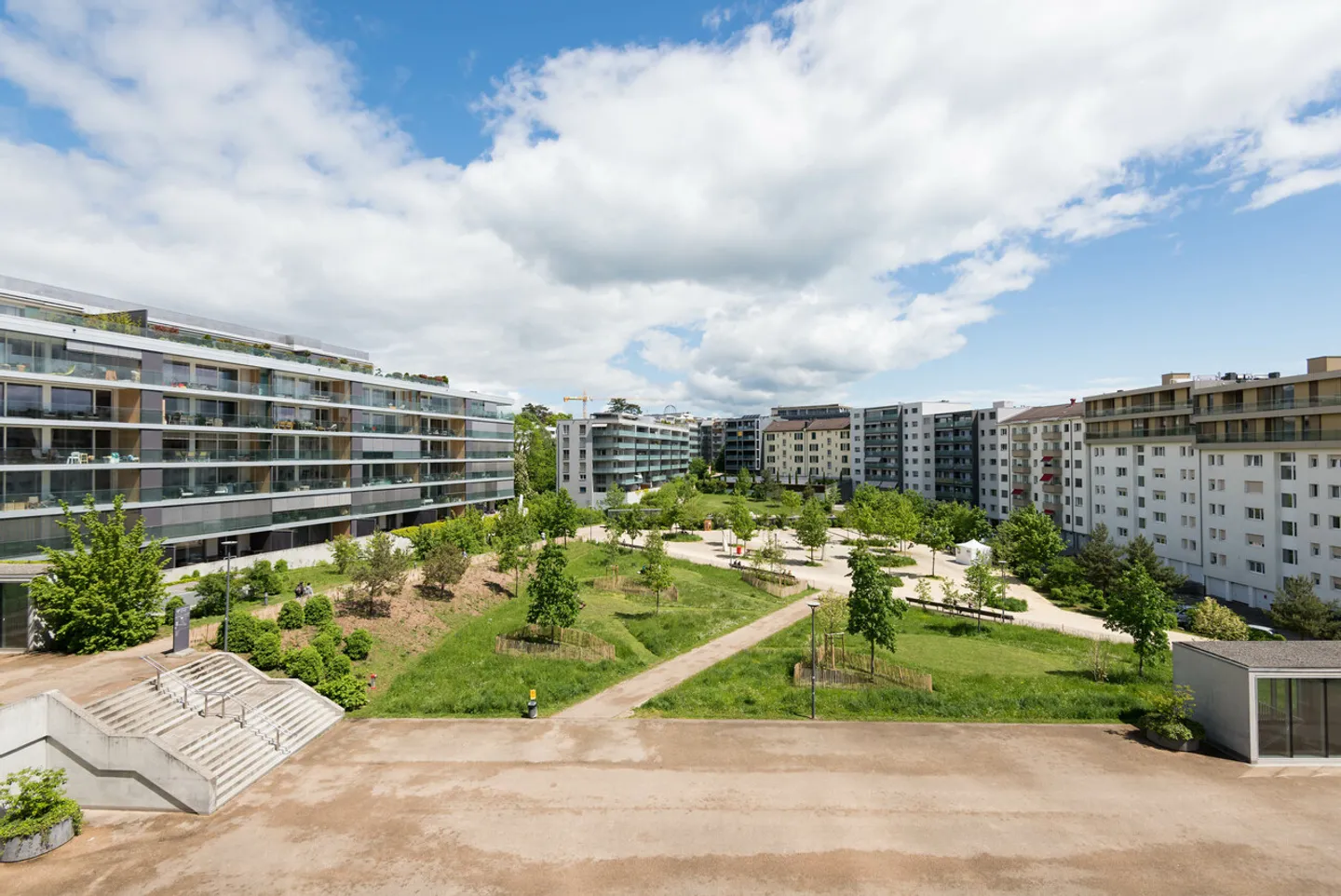 Magnificent modern 4.5-room apartment with loggia - Photo 1 of 9