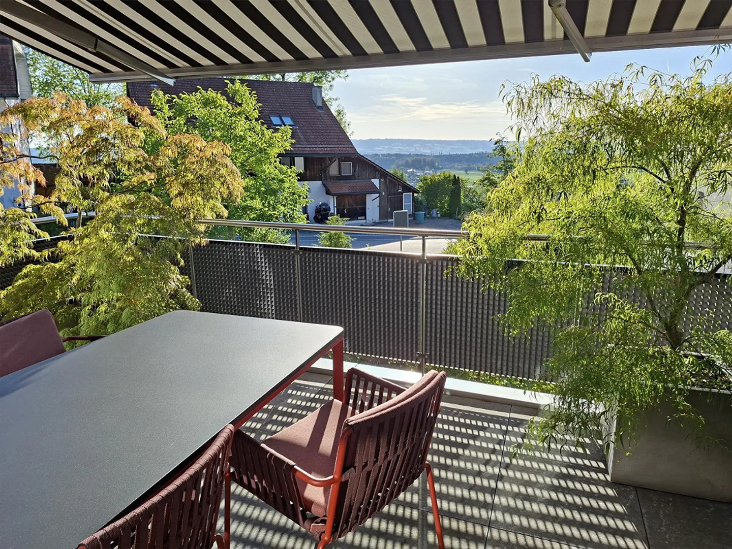 Bright 4.5-room apartment with balcony and beautiful view in Affoltern - Photo 7 of 19