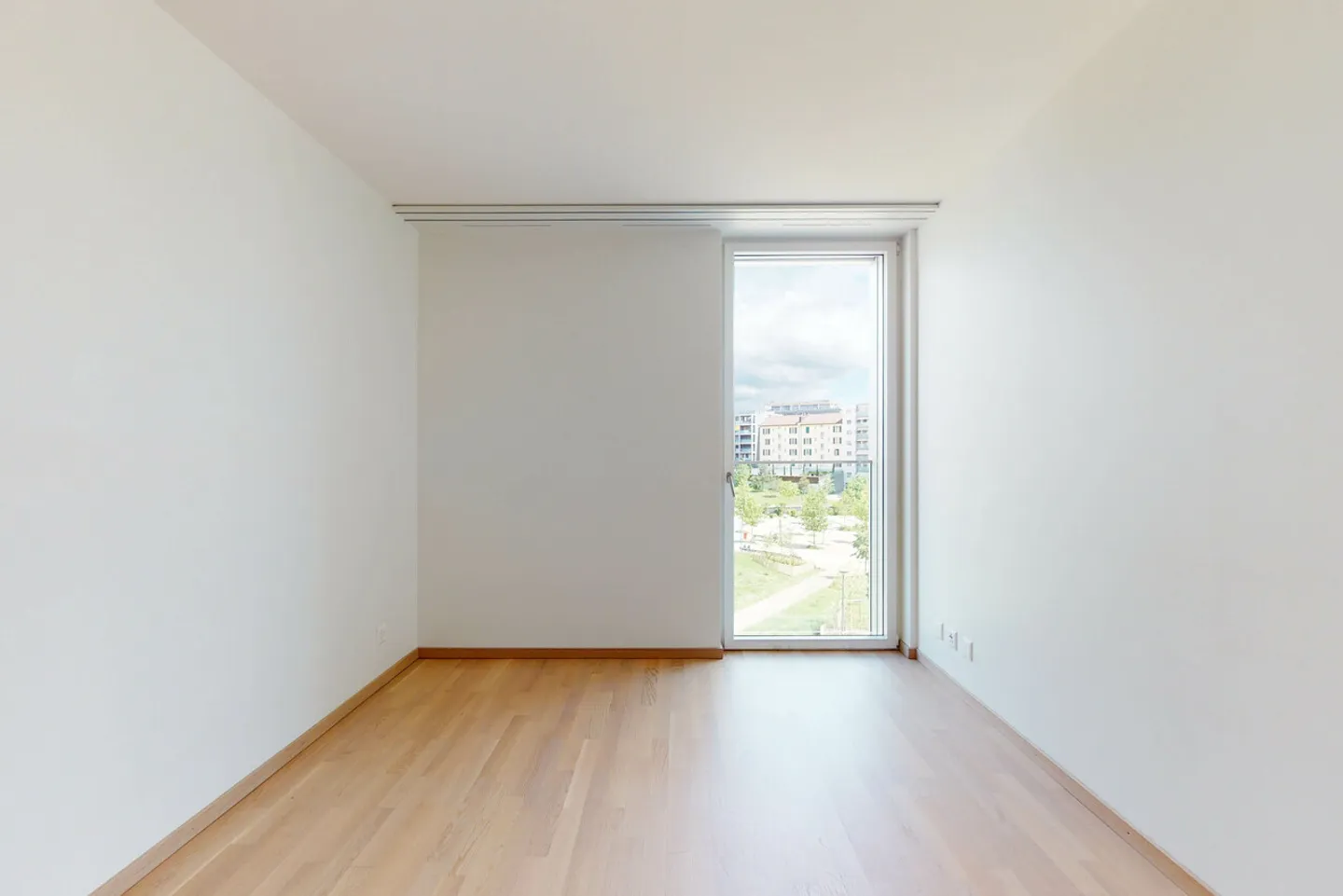 Magnificent modern 4.5-room apartment with loggia - Photo 6 of 9