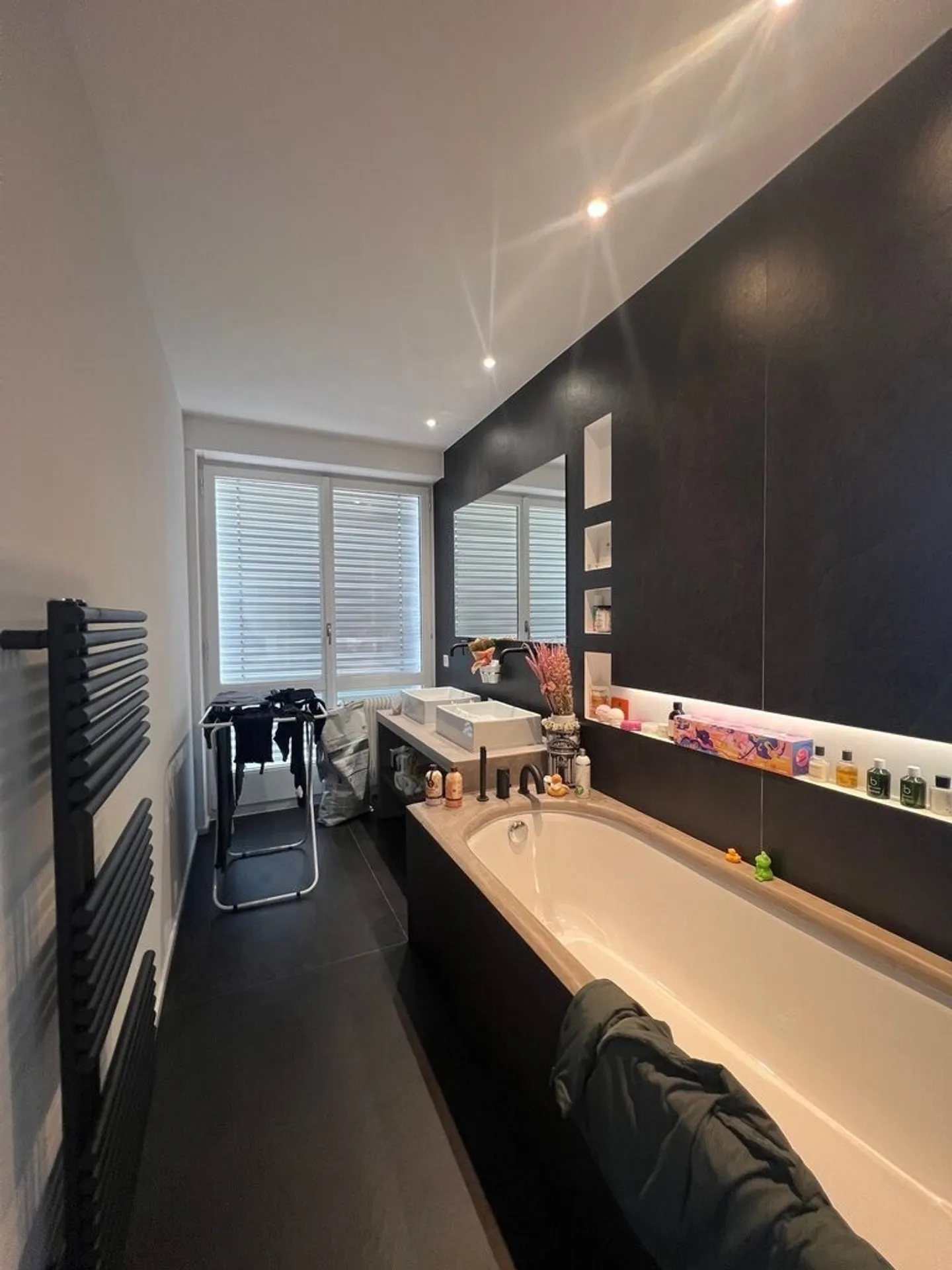 Magnificent apartment with lake view - Photo 10 of 10