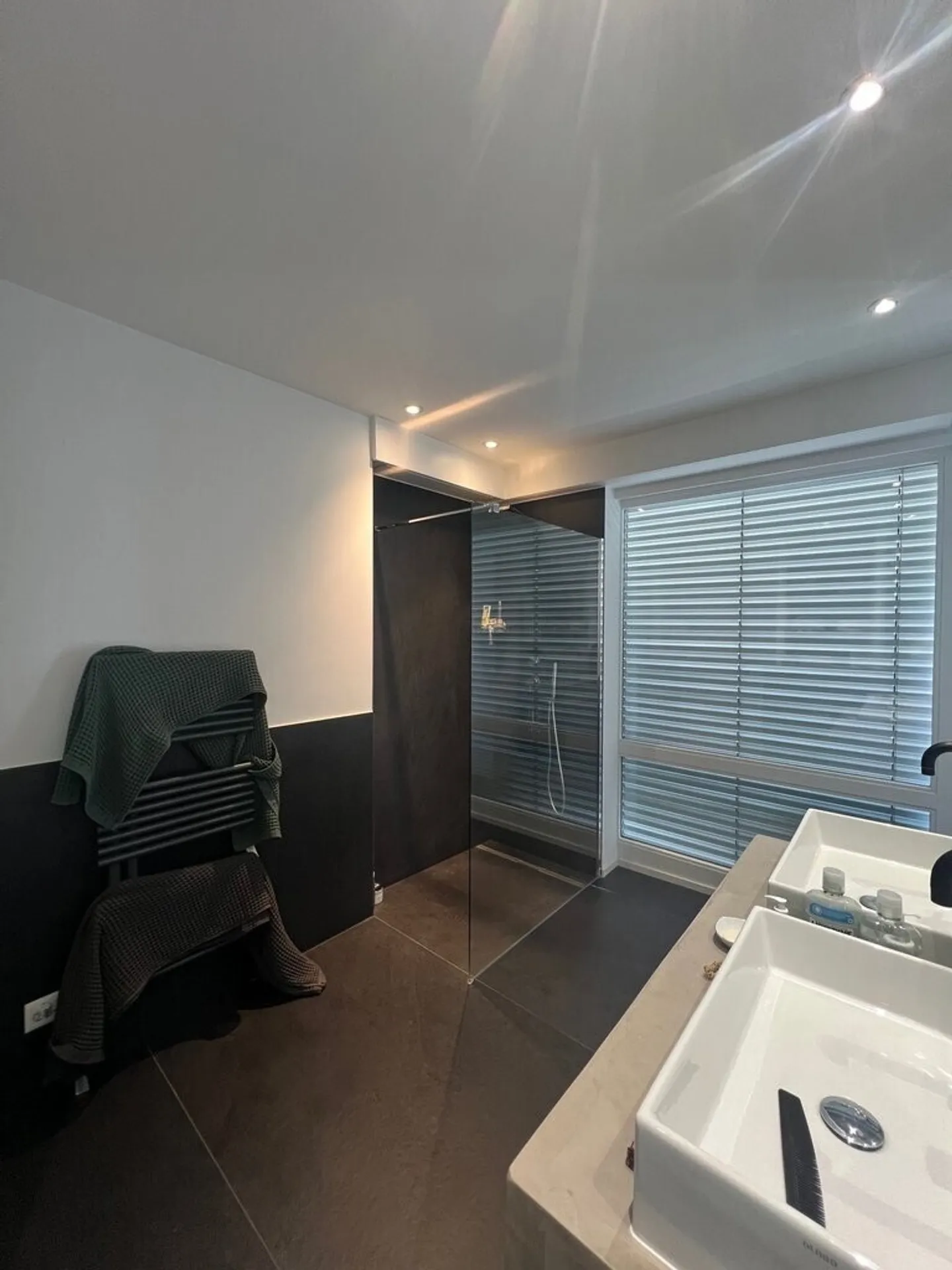 Magnificent apartment with lake view - Photo 7 of 10