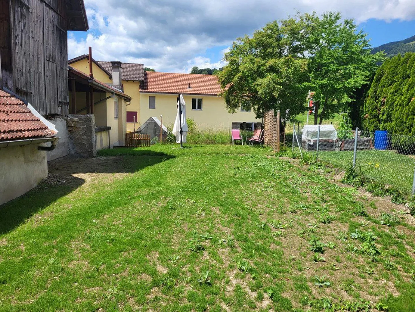 Casa colonica con giardino, posti auto e grande riserva di espansione - ideale come casa per più generazioni - Foto 4 di 13