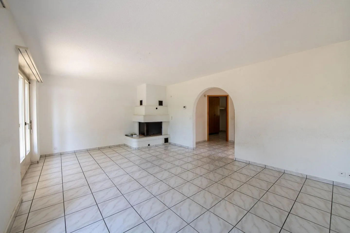 Living quietly, living centrally - bright and spacious - Photo 2 of 13