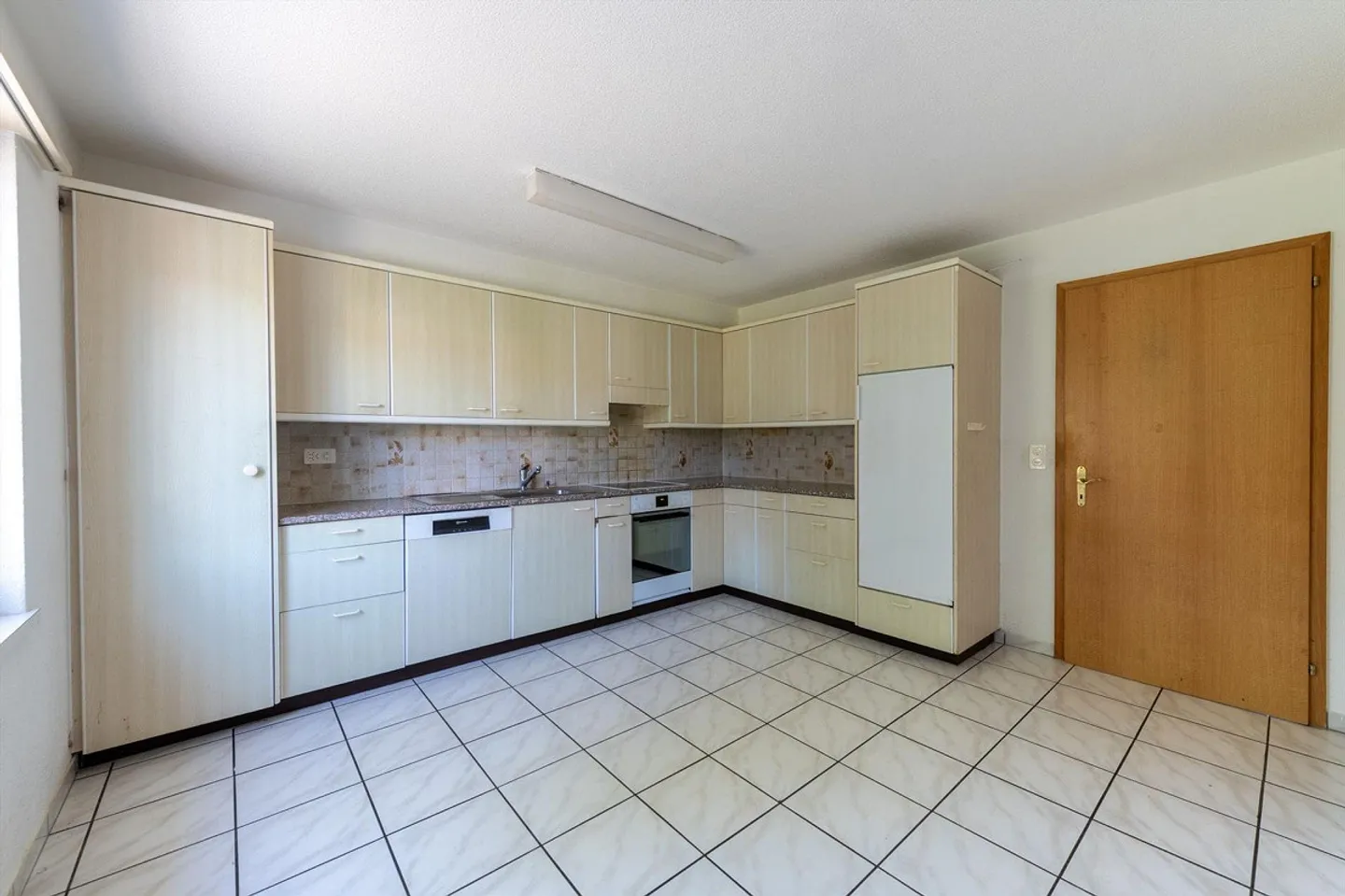 Living quietly, living centrally - bright and spacious - Photo 3 of 13