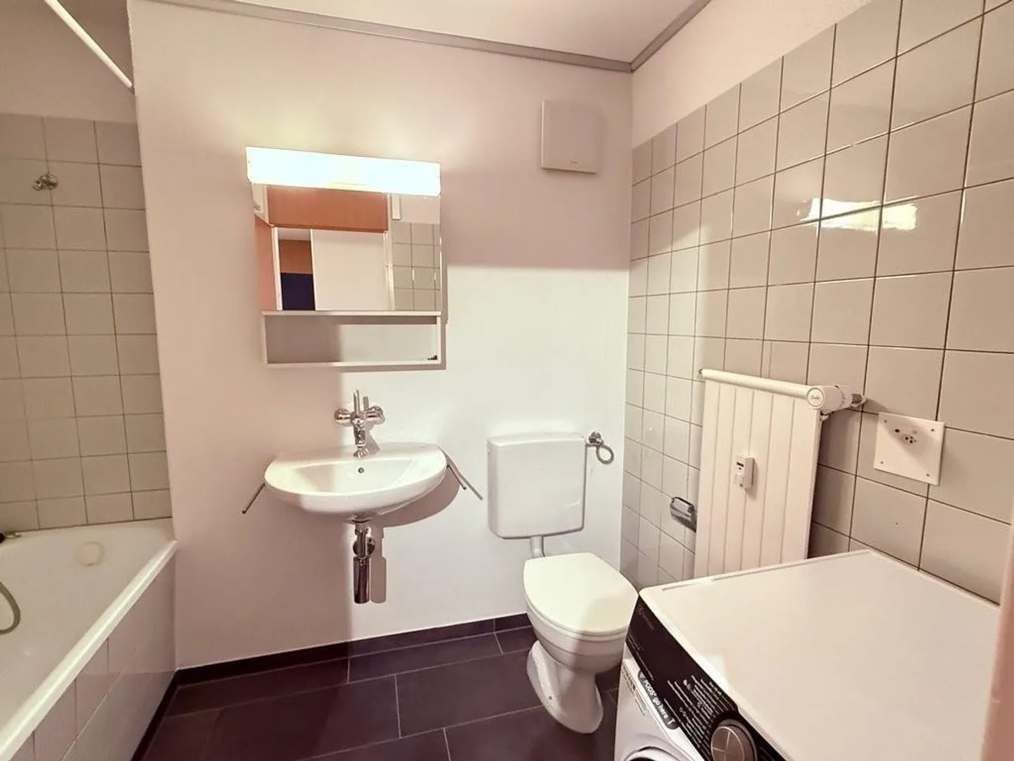 Bright attic apartment in the Achslen district - Photo 4 of 10