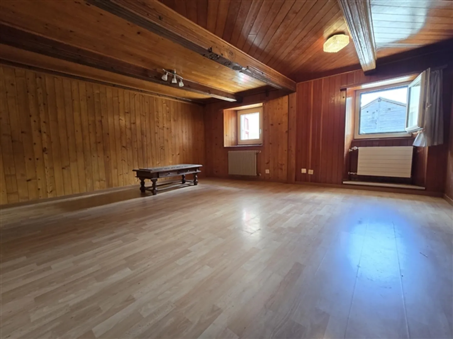 Village house with two apartments with high potential - Photo 8 of 10