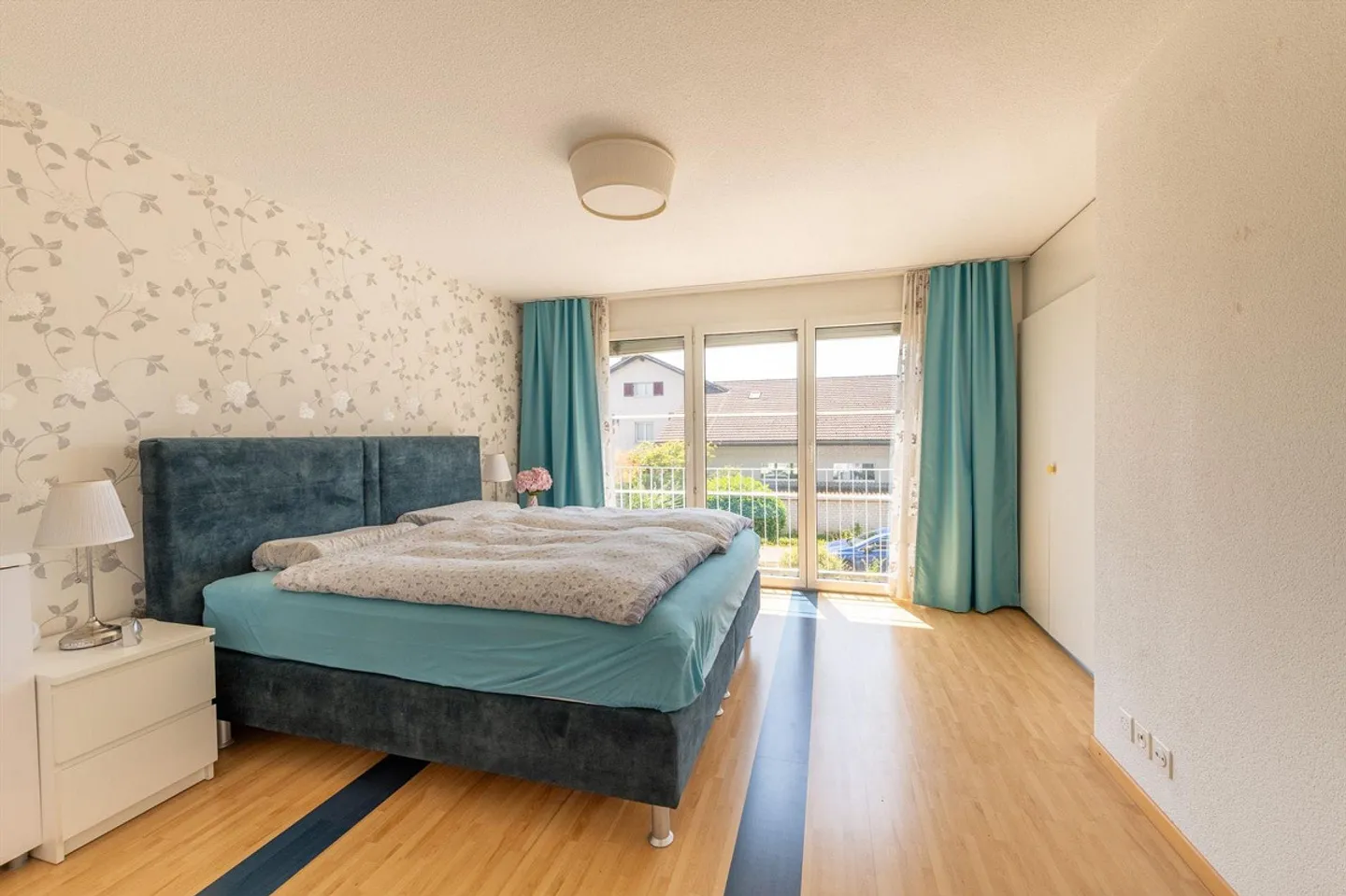 A Home to Feel Good - Bright, Modern 4.5-Room Condominium - Photo 7 of 13