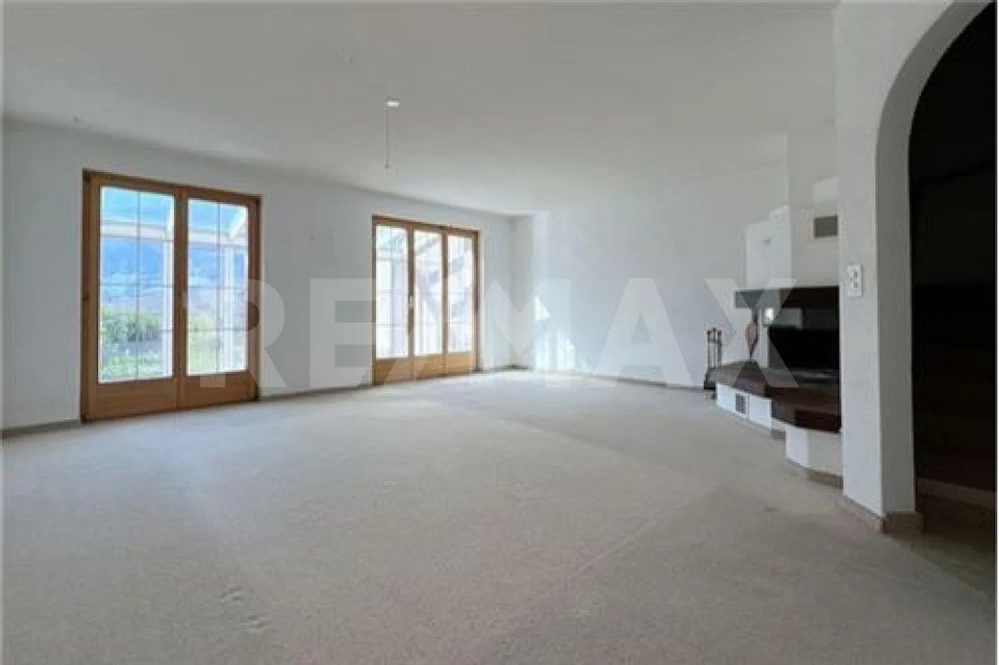 Spacious Row House in a Great Location - Photo 7 of 13