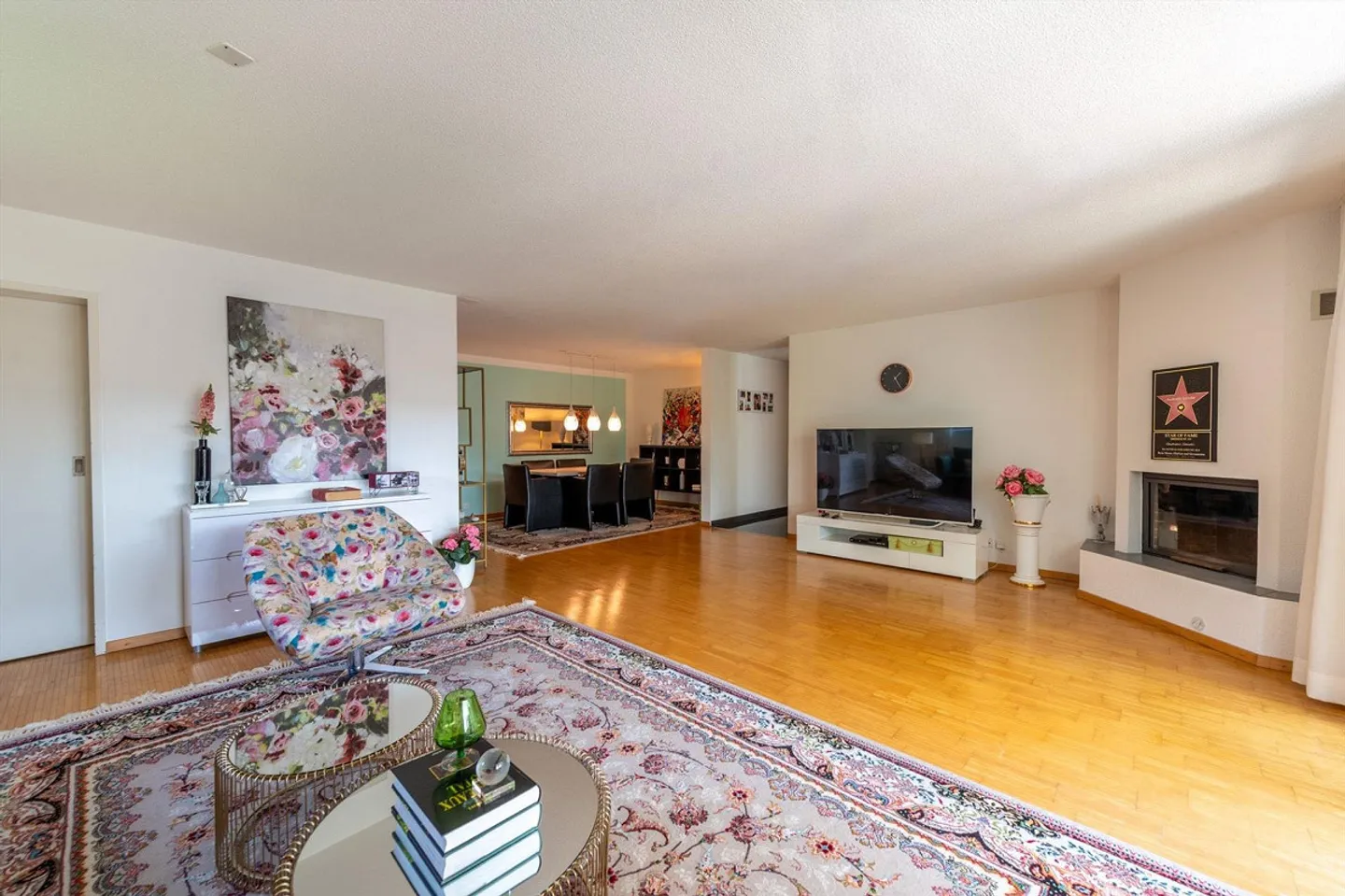 A Home to Feel Good - Bright, Modern 4.5-Room Condominium - Photo 3 of 13