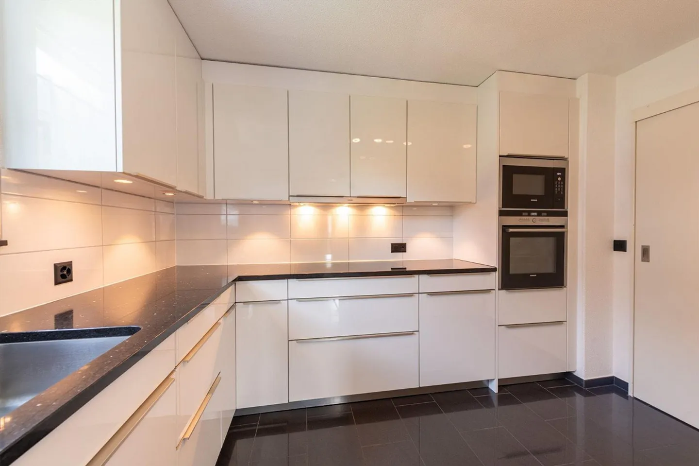 A Home to Feel Good - Bright, Modern 4.5-Room Condominium - Photo 6 of 13