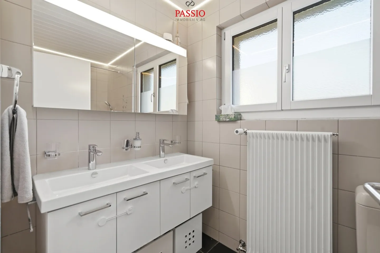 Casa unifamiliare ben tenuta di 6,5 stanze con veranda e giardino idilliaco - Foto 11 di 39