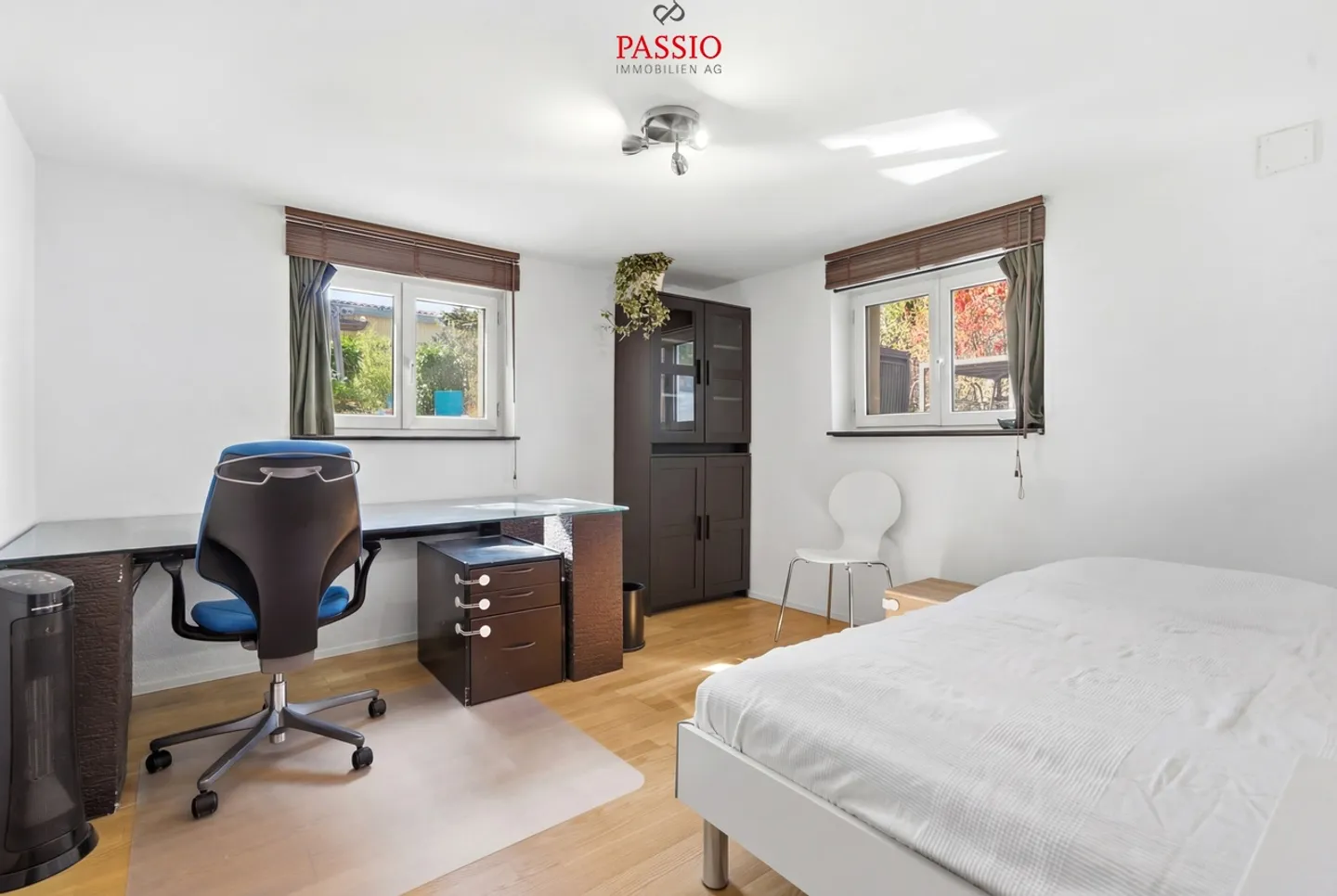 Casa unifamiliare ben tenuta di 6,5 stanze con veranda e giardino idilliaco - Foto 23 di 39