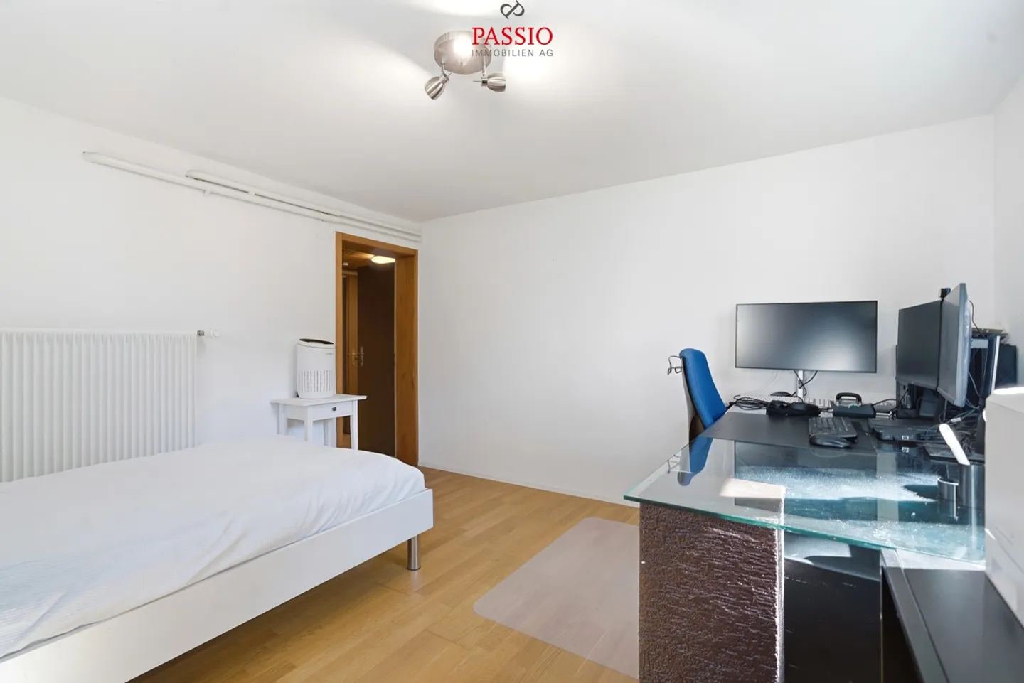 Casa unifamiliare ben tenuta di 6,5 stanze con veranda e giardino idilliaco - Foto 24 di 39