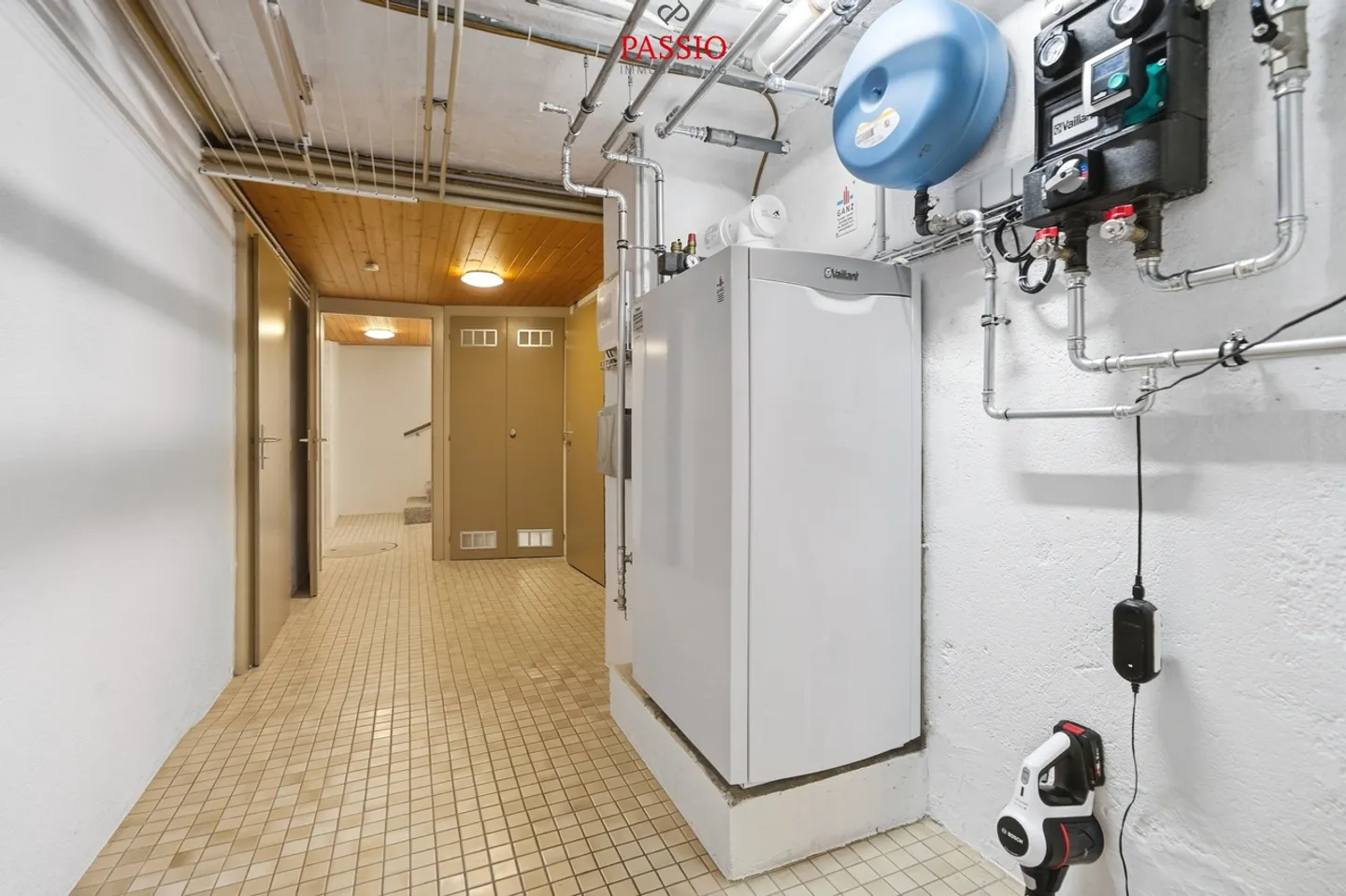 Casa unifamiliare ben tenuta di 6,5 stanze con veranda e giardino idilliaco - Foto 25 di 39