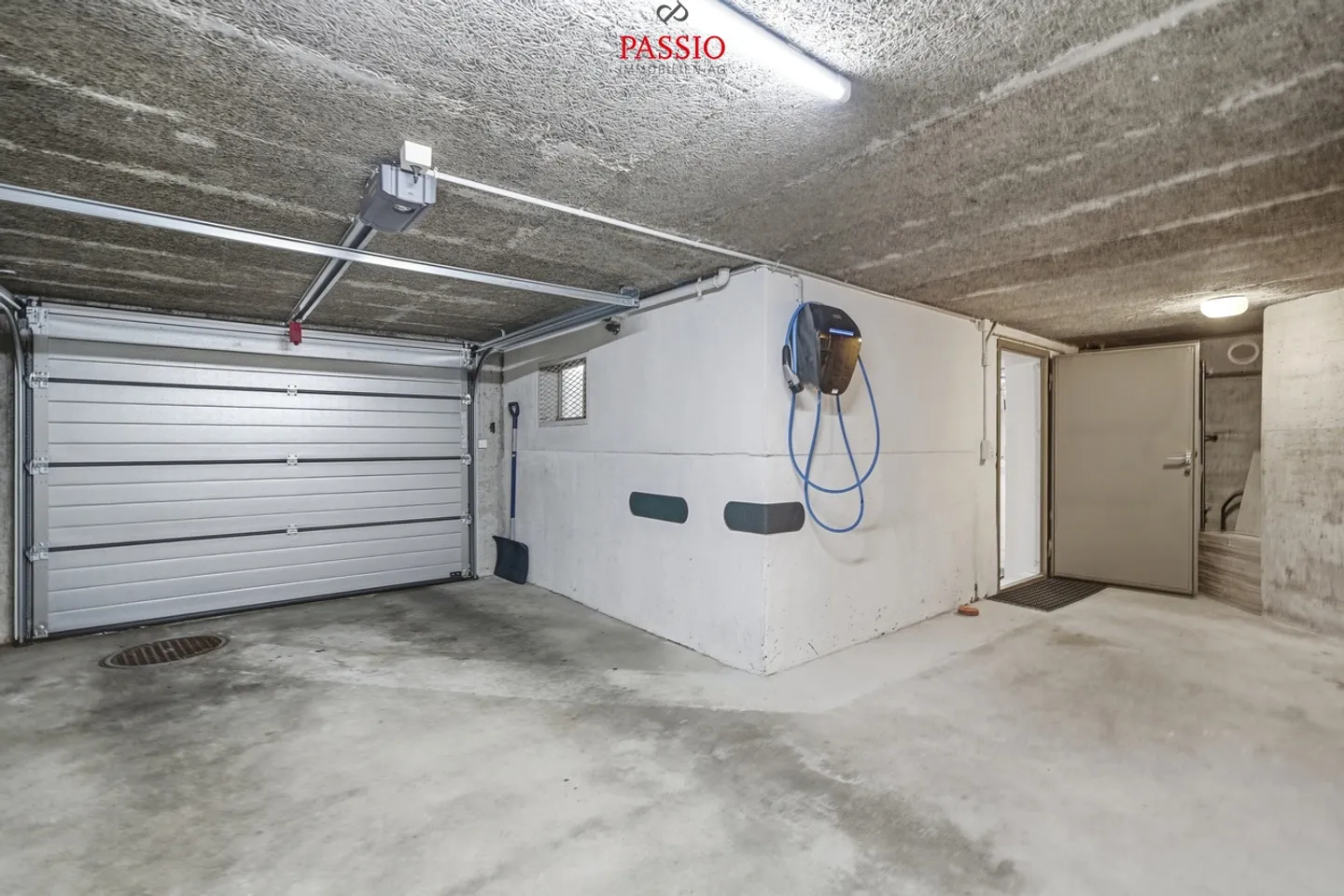 Casa unifamiliare ben tenuta di 6,5 stanze con veranda e giardino idilliaco - Foto 26 di 39