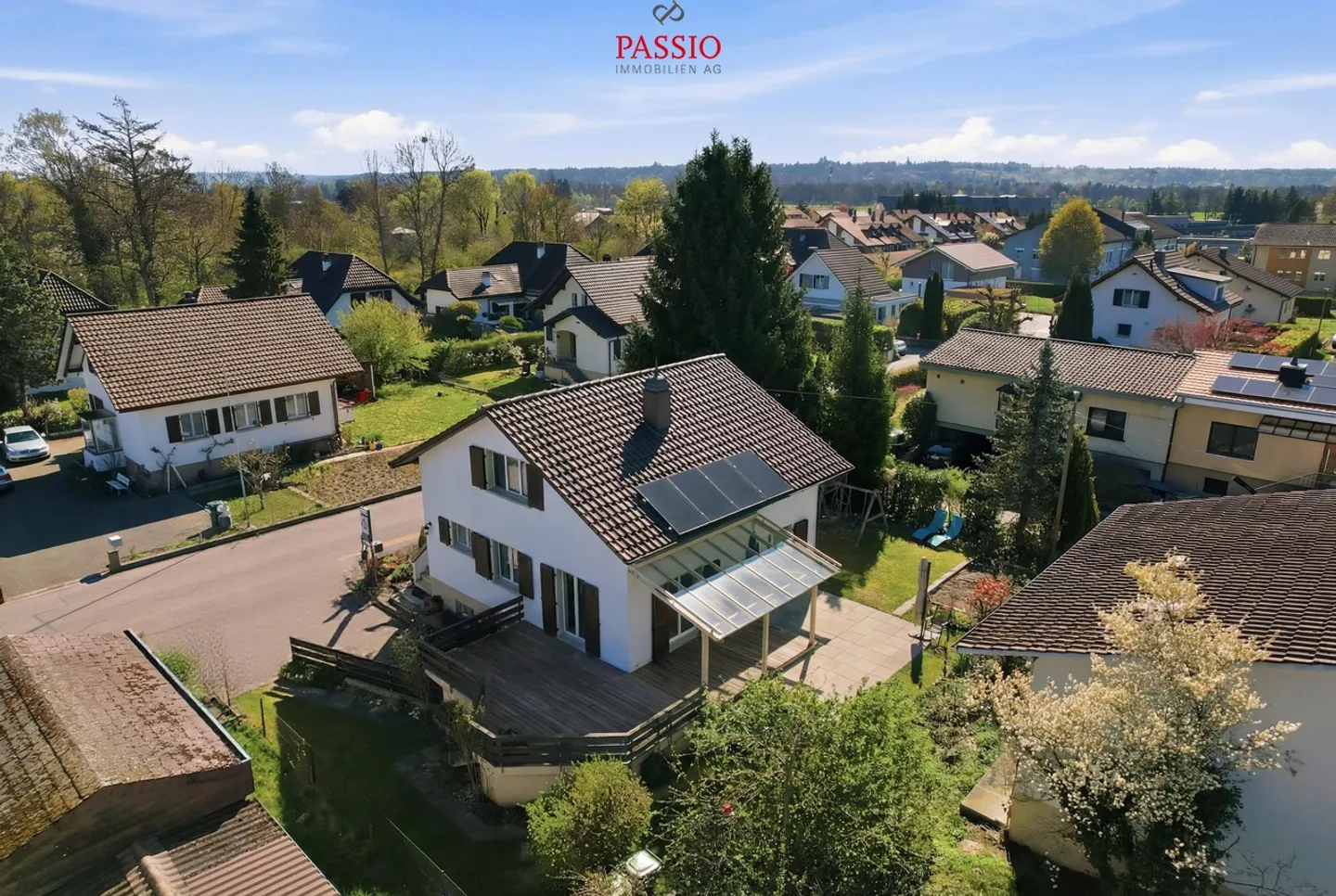 Casa unifamiliare ben tenuta di 6,5 stanze con veranda e giardino idilliaco - Foto 37 di 39