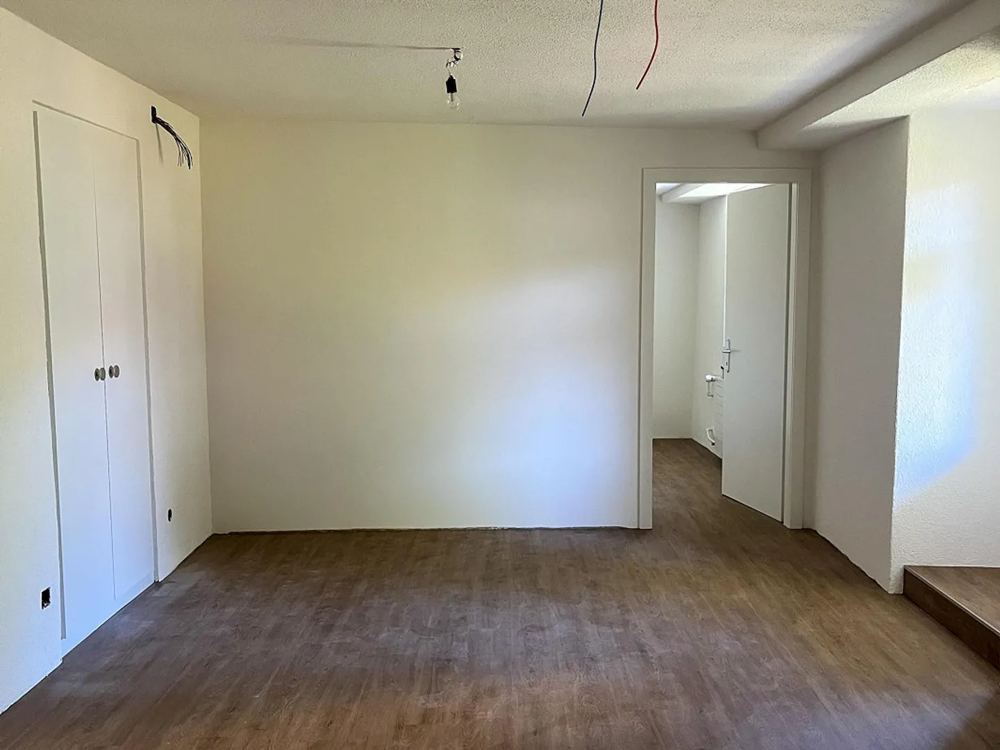 Freshly renovated 2-room apartment - Photo 3 of 6