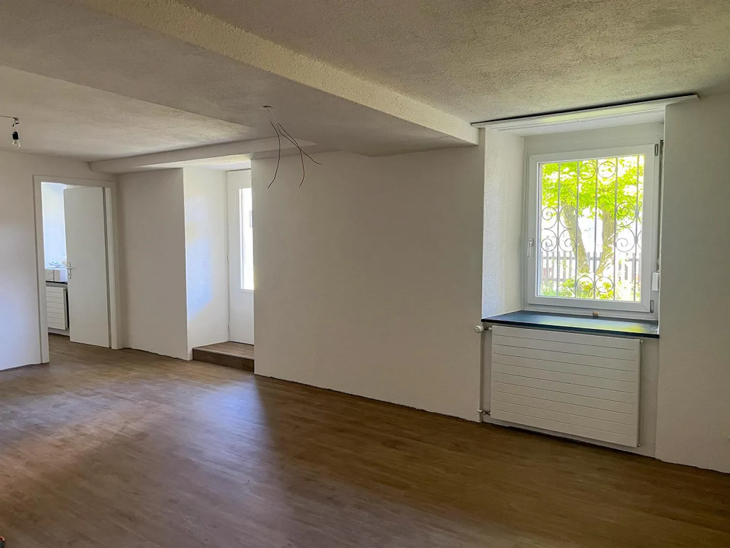 Freshly renovated 2-room apartment - Photo 4 of 6