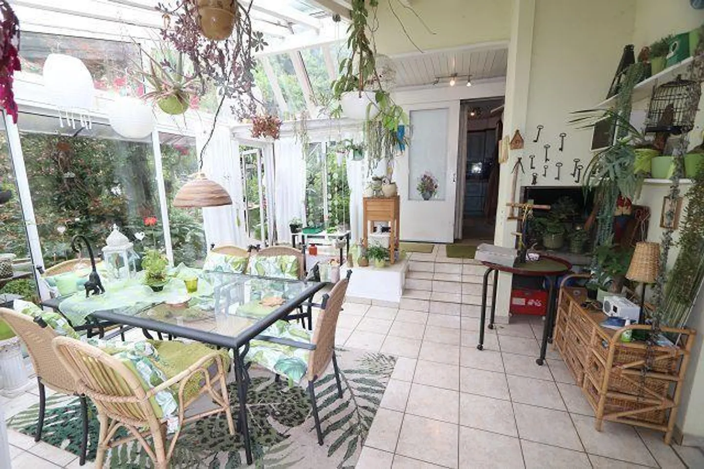 5 1/2-Room Corner House with Pool and Garden - Photo 17 of 32