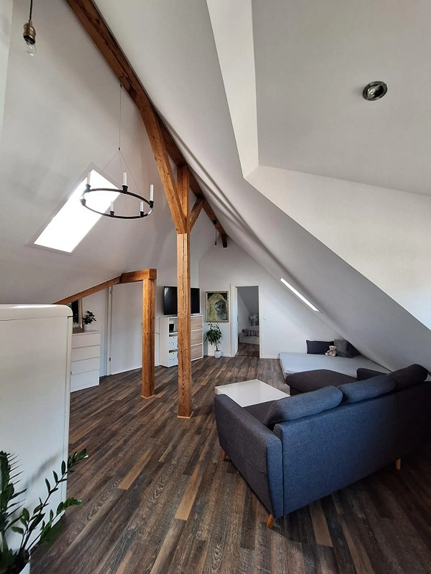 Furnished Attic Apartment in the Center of Dietikon - Photo 2 of 6