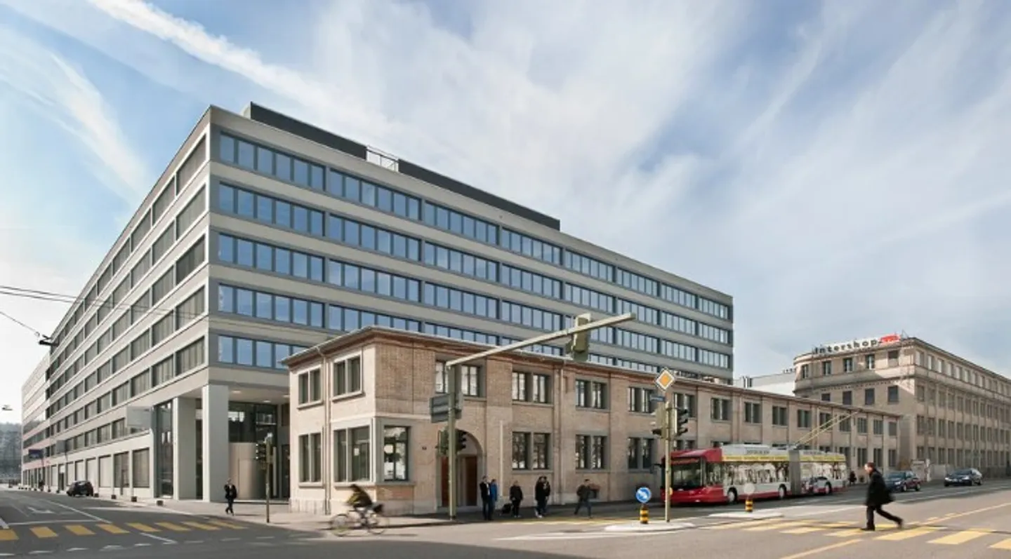 Posto auto in affitto in un superblocco in posizione centrale - Foto 1 di 1