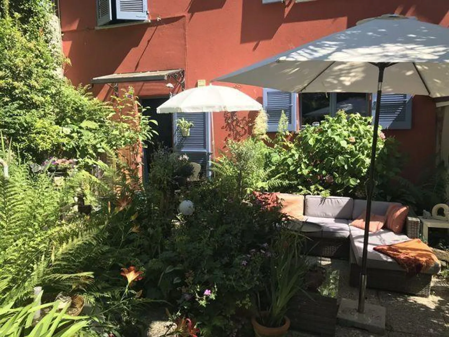 5 1/2-Room Corner House with Pool and Garden - Photo 22 of 32