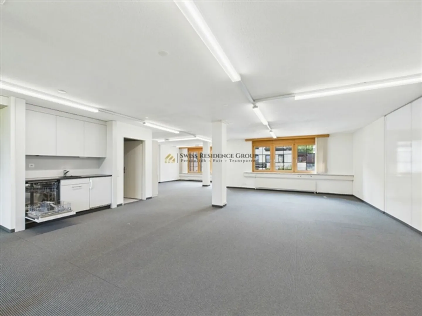 Well-maintained commercial premises in the best location in Bäch on Lake Zurich - Photo 10 of 18