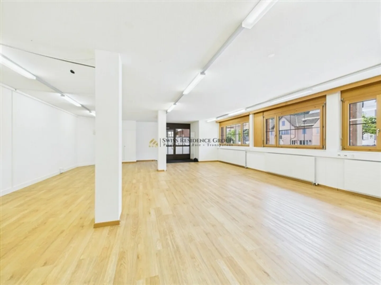 Well-maintained commercial premises in the best location in Bäch on Lake Zurich - Photo 12 of 18