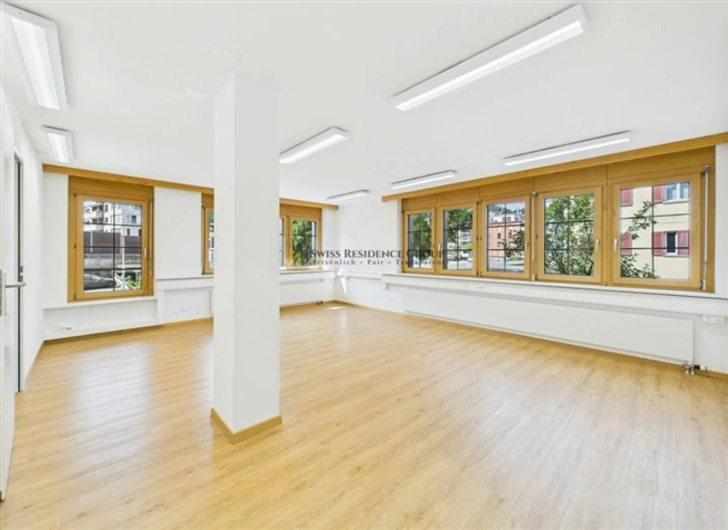 Well-maintained commercial premises in the best location in Bäch on Lake Zurich - Photo 16 of 18