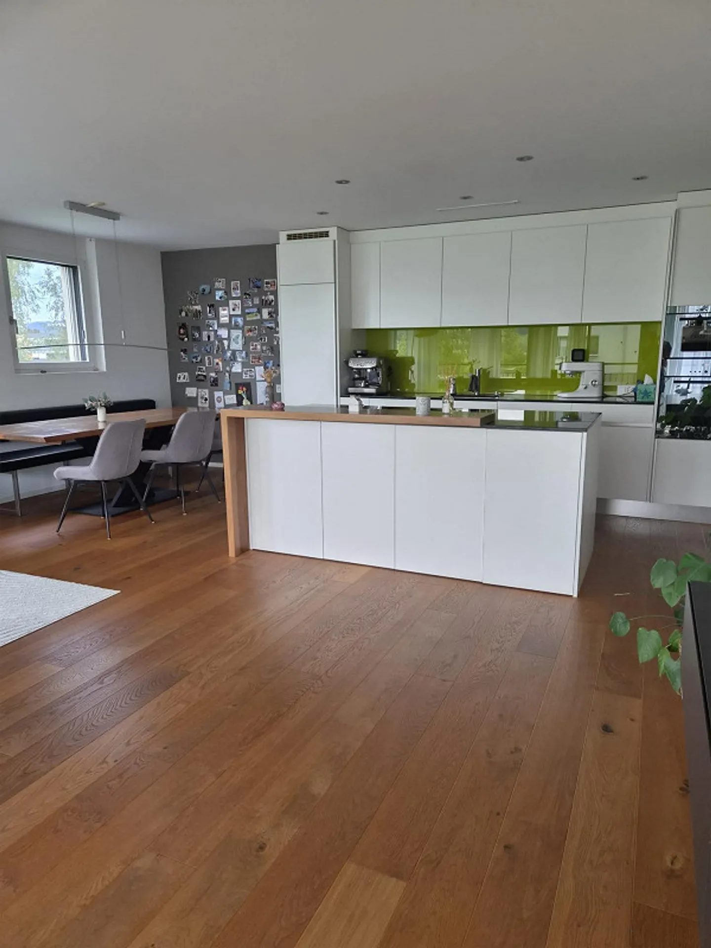 Central & bright 4½-room apartment in the green - Photo 2 of 4