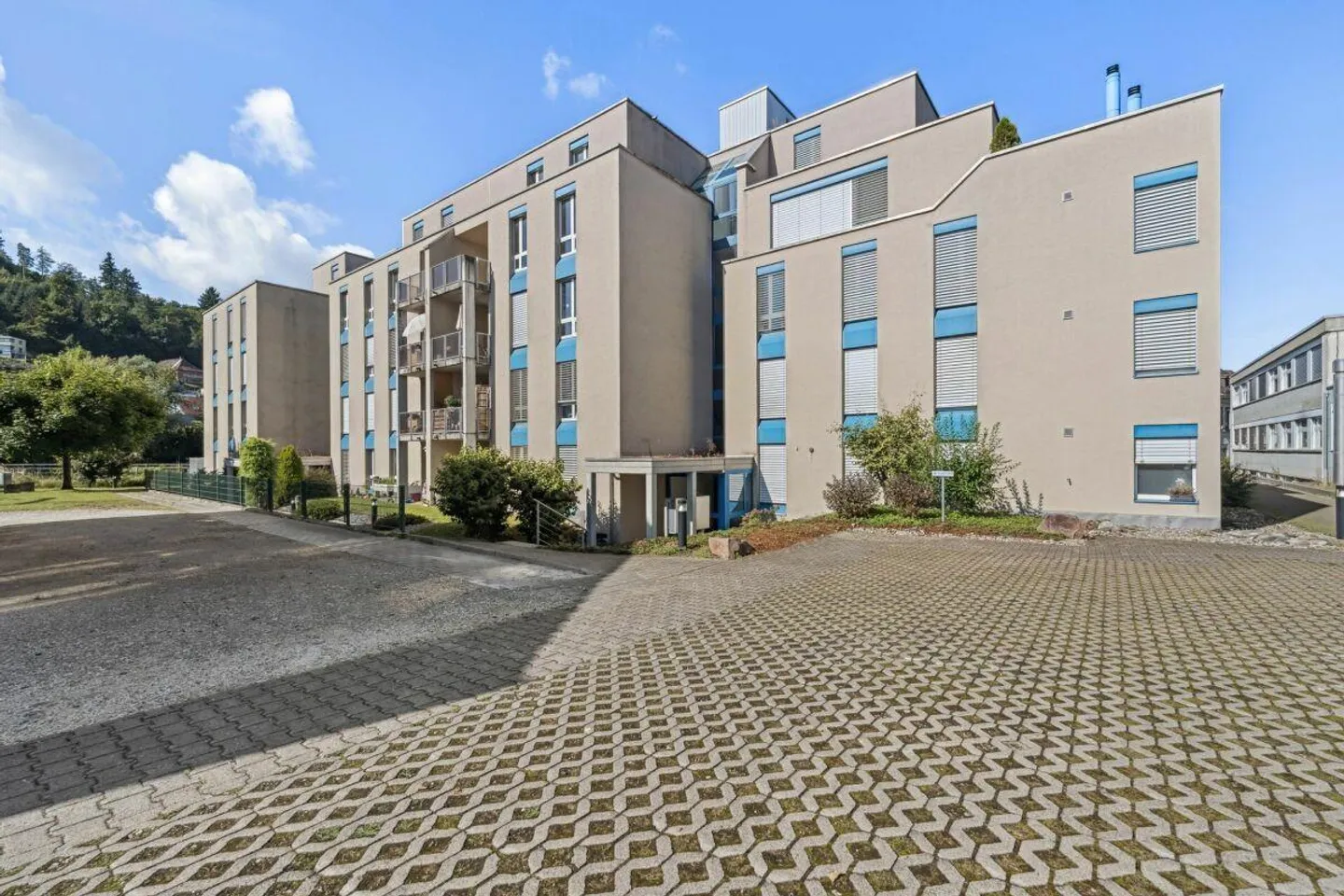 Comfortable 3-room apartment with balcony and good connections - Photo 11 of 11