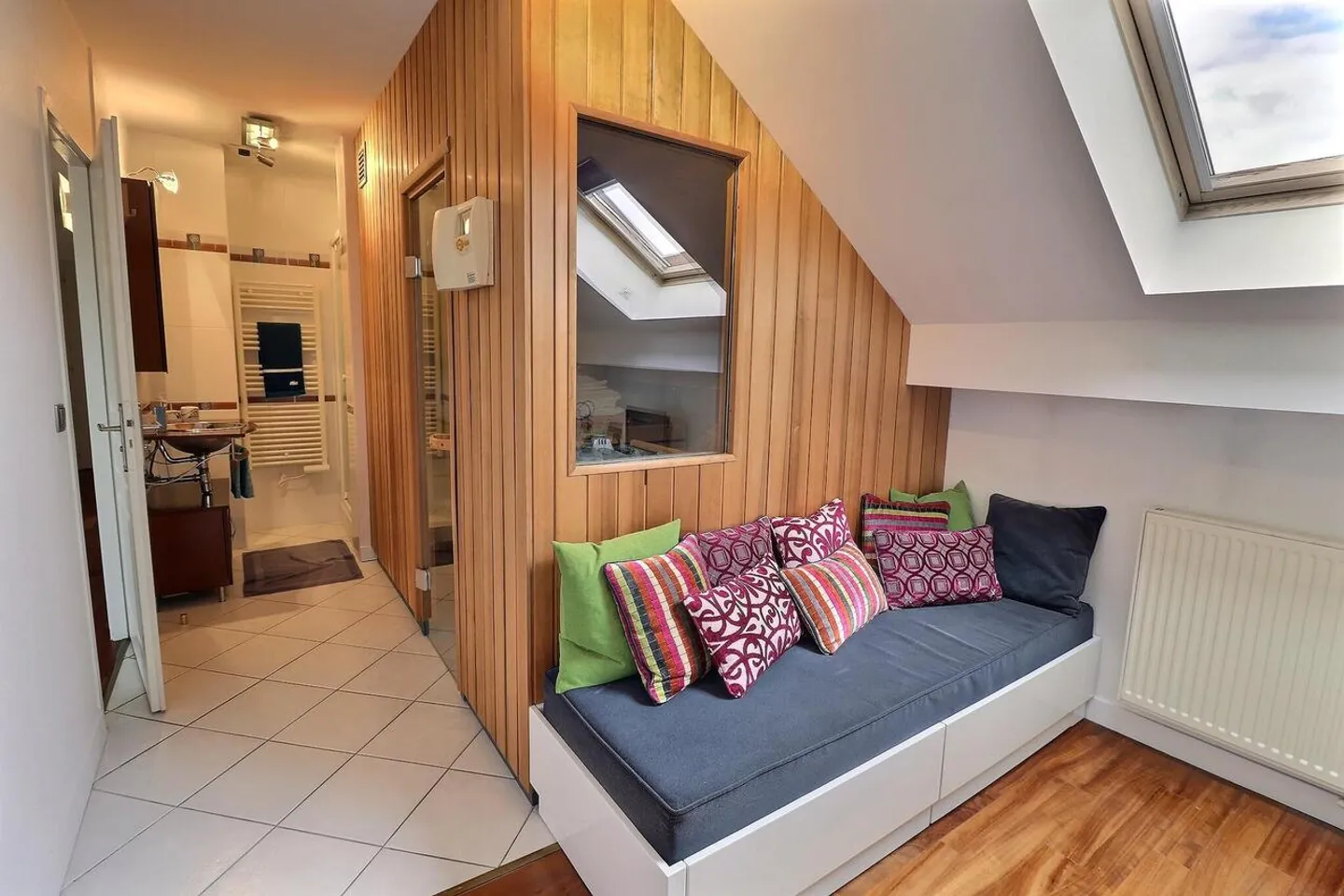 Wunderschöne Dachgeschosswohnung in besetztem Leibrentenvertrag mit Miete - Foto 10 von 15