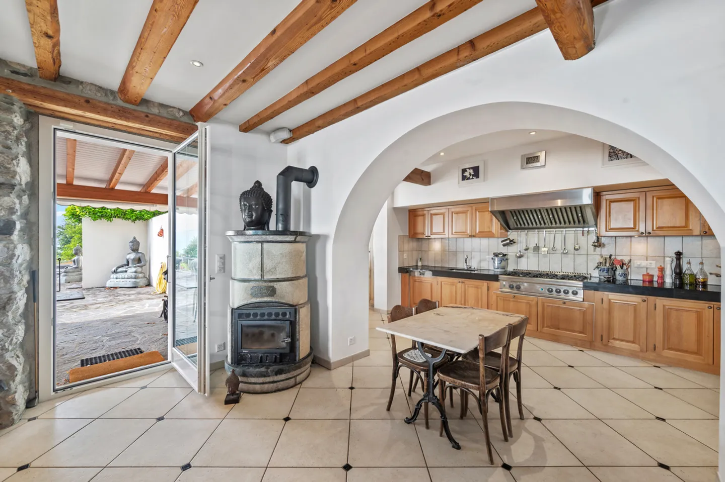 Charming Property with Panoramic Views of the Heights of Montreux - Photo 7 of 20