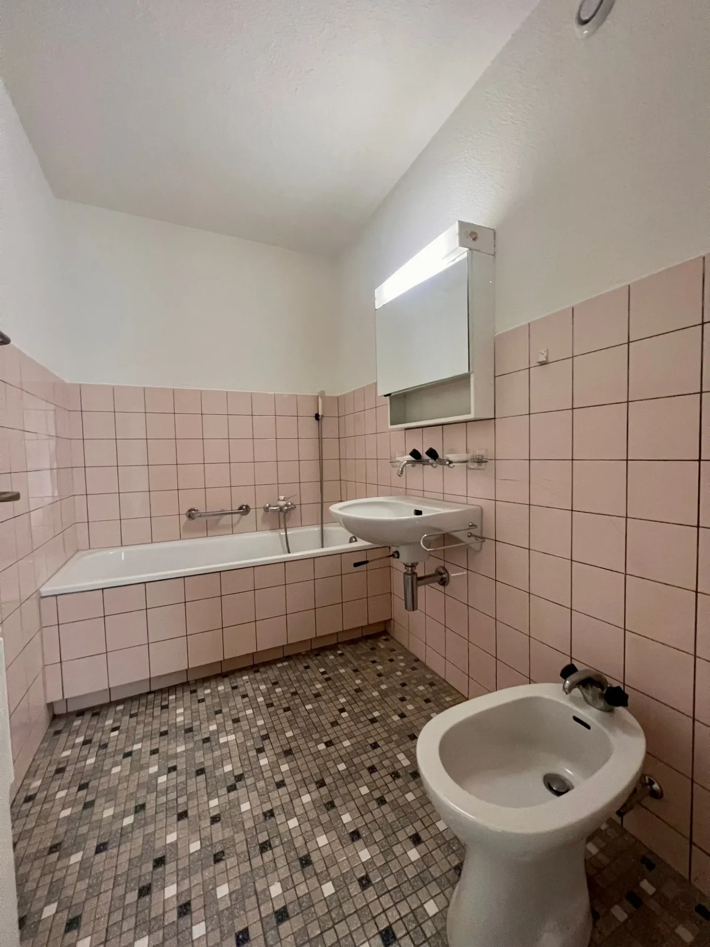 Appartamento luminoso e accogliente in un quartiere tranquillo - Foto 7 di 9