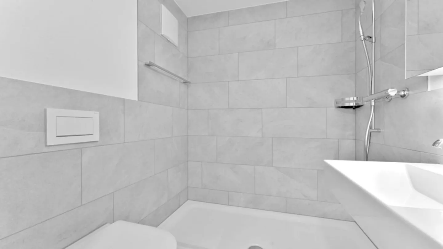 Large Studio in a Central Residential Area - Photo 5 of 6