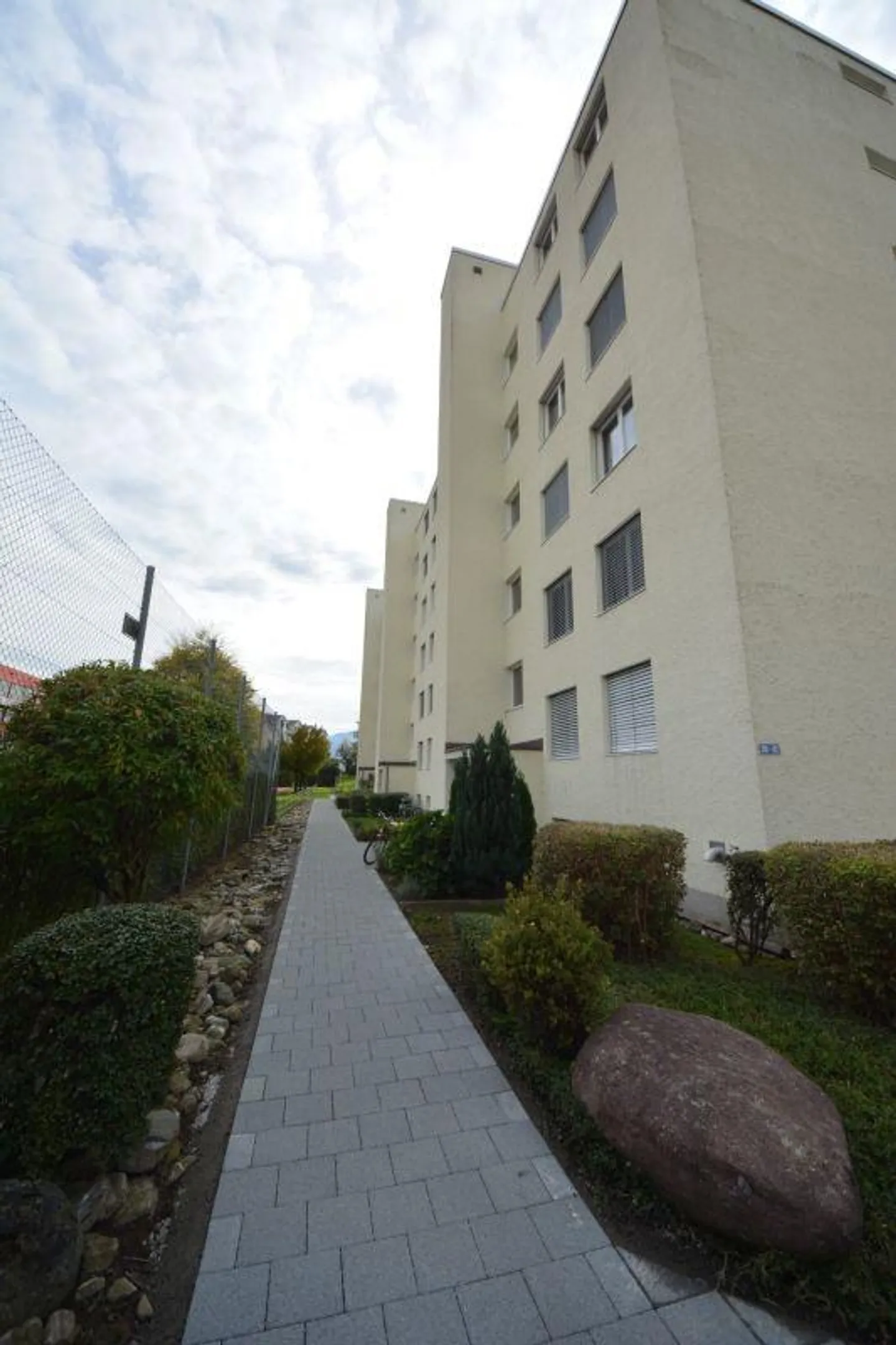 Appartamento ristrutturato con 4 stanze nel quartiere Oberwies ti aspetta! - Foto 1 di 12